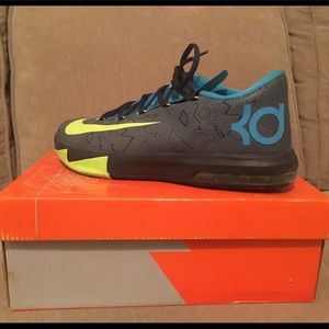 Kevin Durant 6 size 10